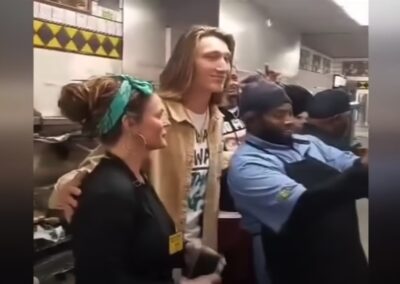 Waffle House patrons were in shock when they saw this NFL star show up with his entourage